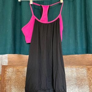 Lululemon tank.